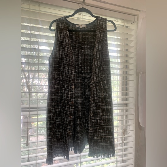 Vest - Picture 5 of 5